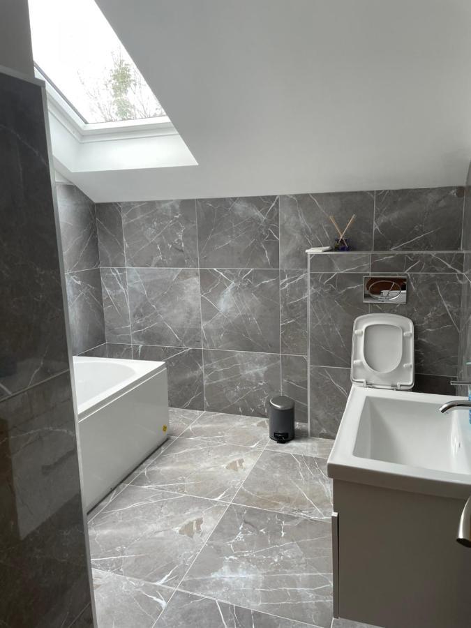 Lough Key Luxury Riverfront Apartment Cootehall Extérieur photo